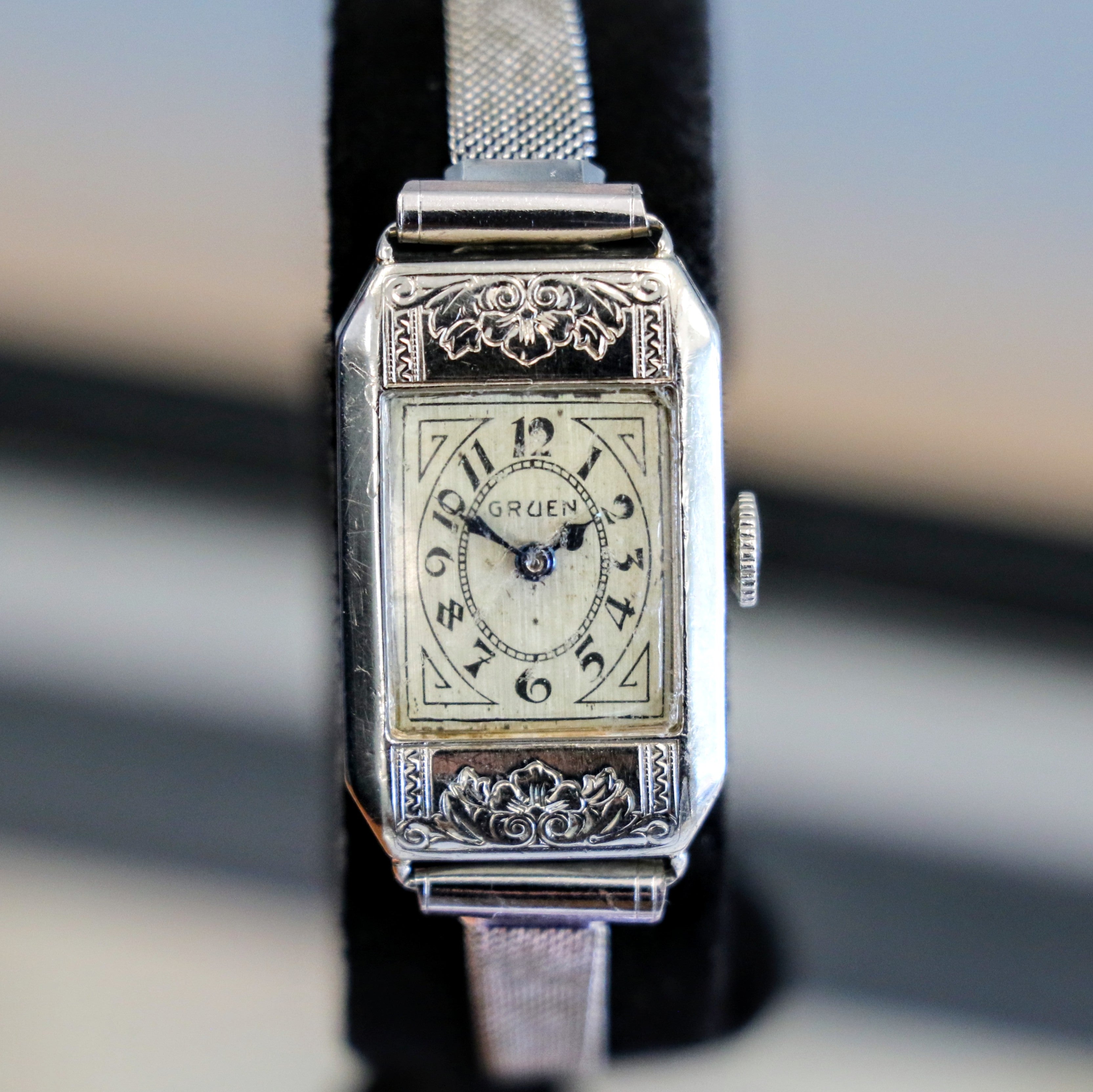 Diamond watch base metal bezel 1906 deals