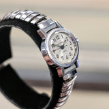 Vintage Ladies WALTHAM Wristwatch 17 Jewels Watch Stainless Steel Flex Bracelet