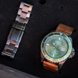 OUT OF ORDER Automatico Green Watch Date Wristwatch - ALL Original 2 Bands Box & Papers