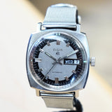 Vintage ELGIN Automatic Watch 17 Jewels Grade 334 Day/Date Cushion Case Swiss Wristwatch