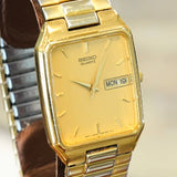 Vintage SEIKO Quartz Day/Date -  7N33-5028 Original Seiko Flex Bracelet Vintage Wristwatch