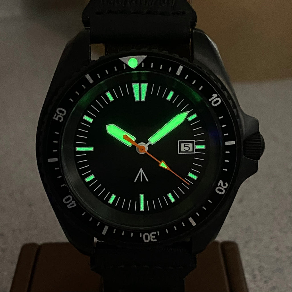 NOS! British Military Style Diver Watch Date Indicator Quartz Wristwat ...