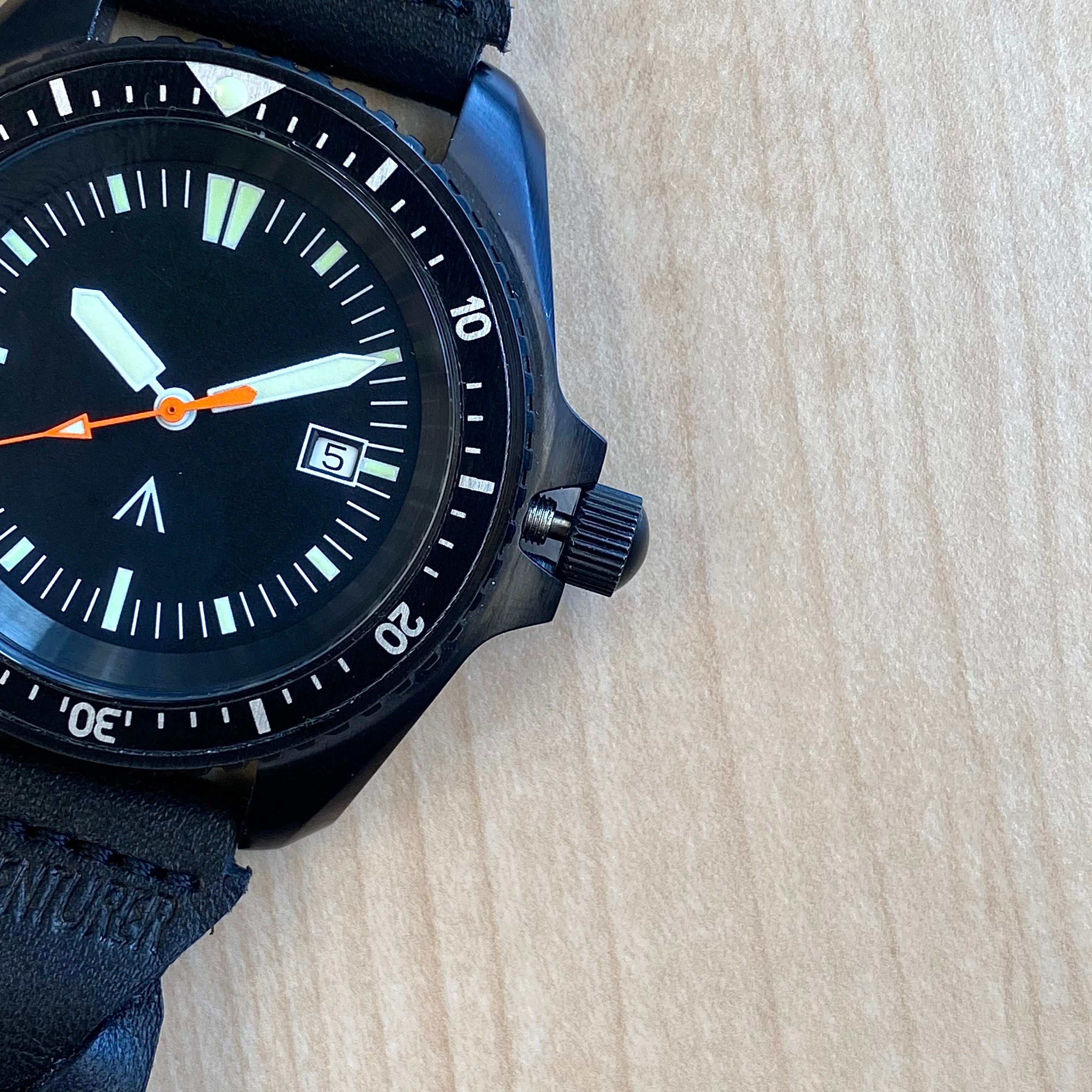 NOS! British Military Style Diver Watch Date Indicator Quartz Wristwat ...