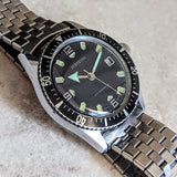 SURFKING Diver Wristwatch by WELSBRO Watch Co. Date Indicator Swiss Made Watch