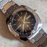 WALTHAM VACUUM Automatic Wristwatch Day/Date 1970s Vintage Watch
