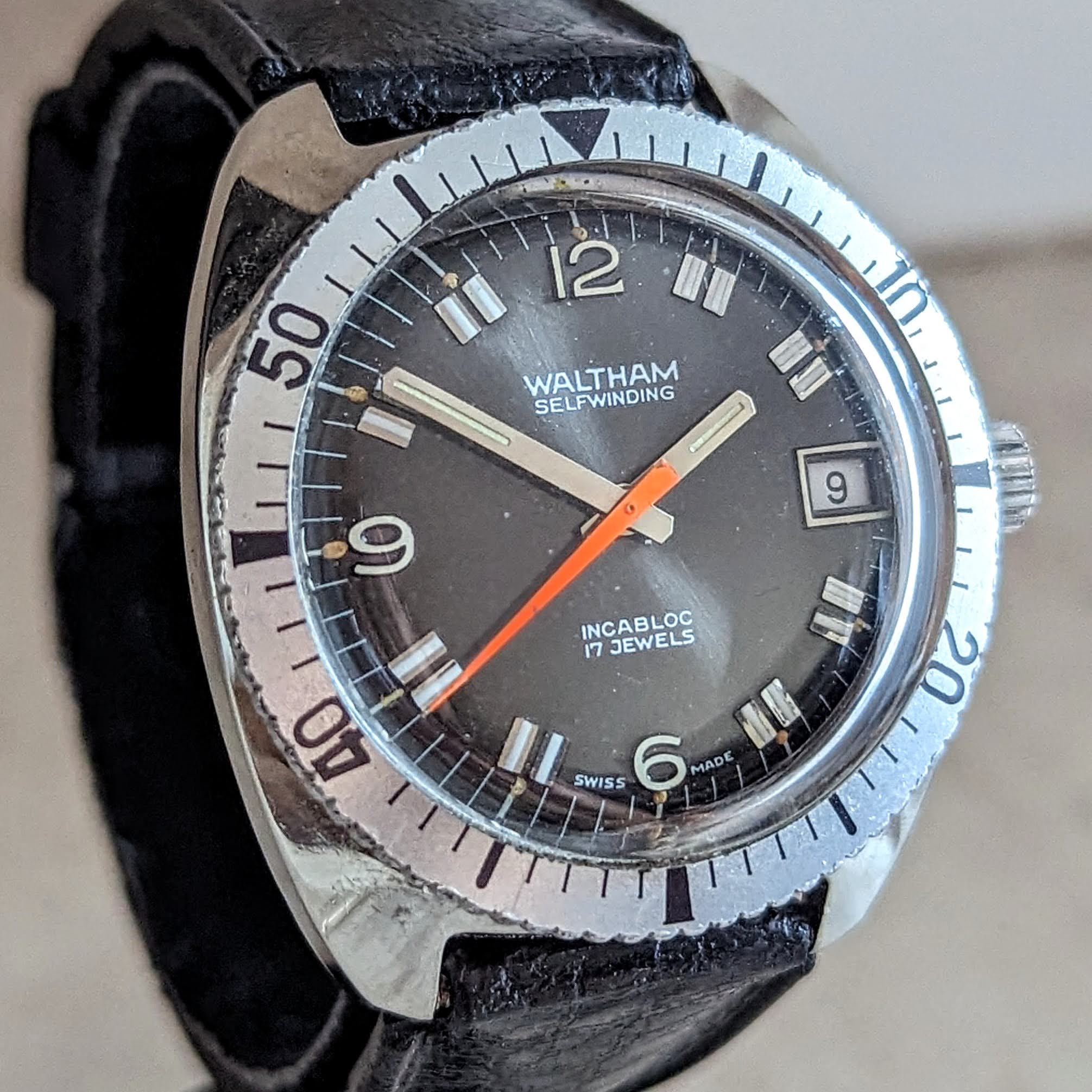 WALTHAM Selwinding Wristwatch Vintage Skindiver Watch 17 Jewels