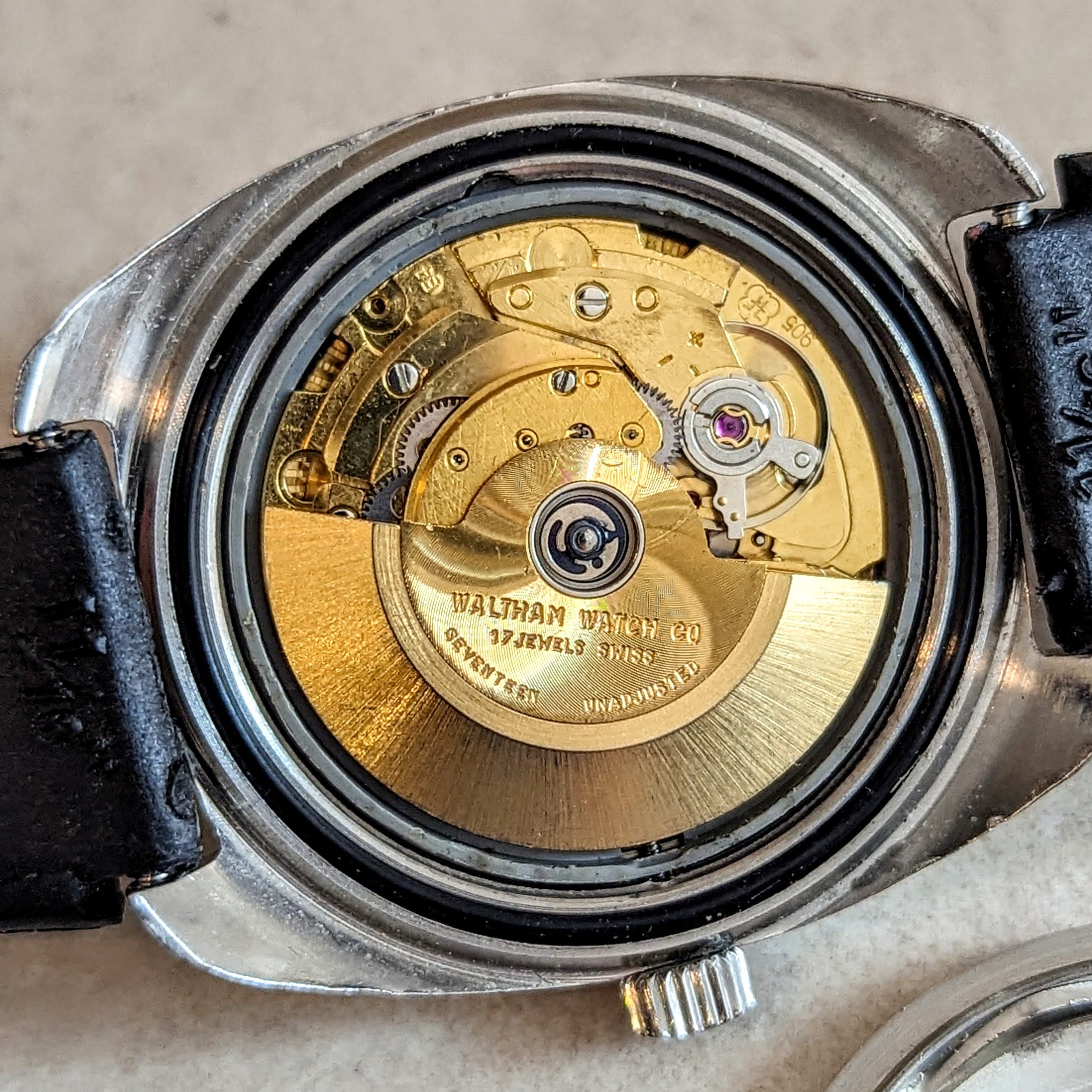 WALTHAM Self-Winding Skindiver Wristwatch Vintage Watch 17 Jewels Date Indicator