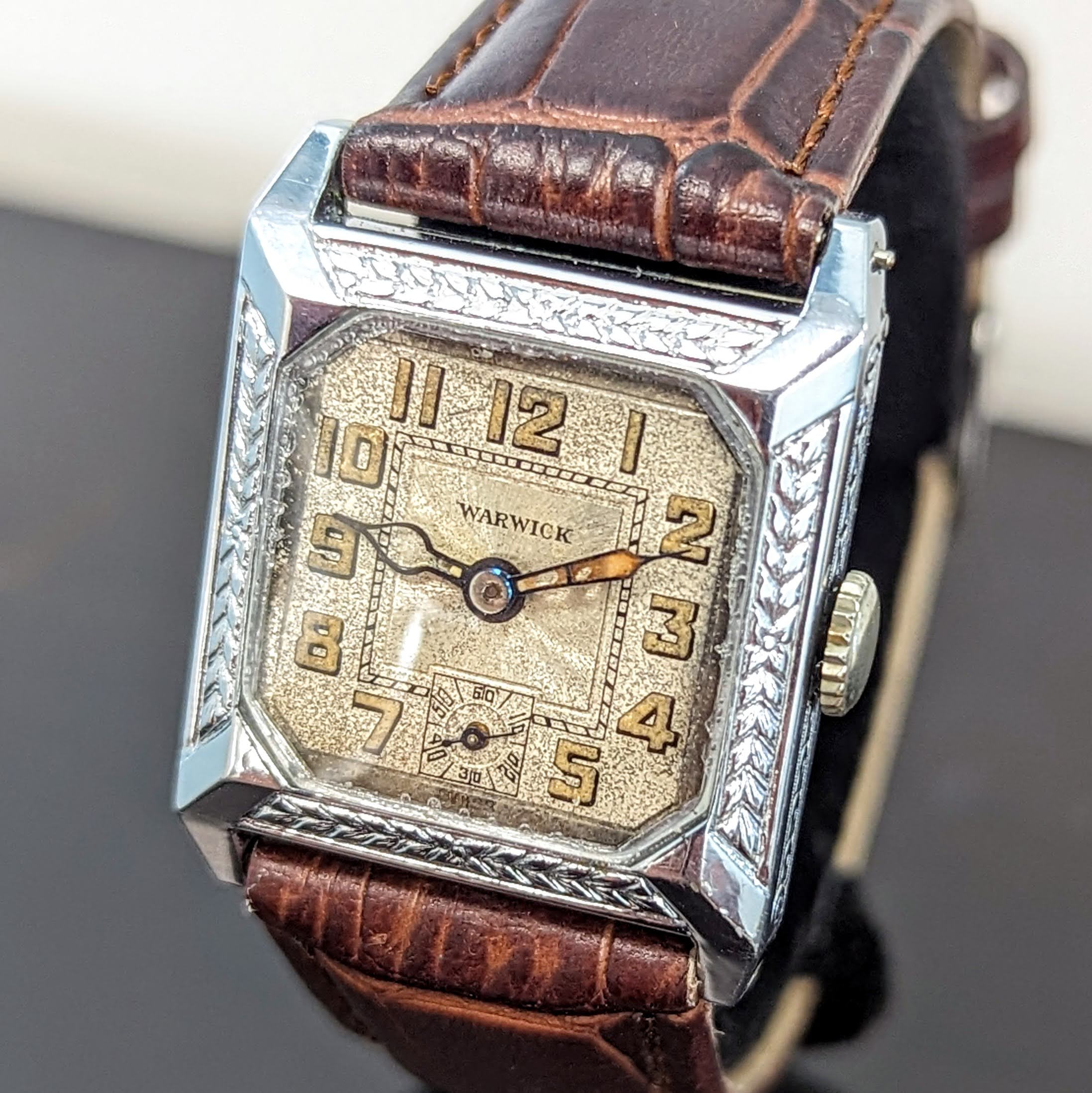 Art Deco WARWICK Wristwatch 6 Jewels Two ADJs Swiss Made Watch Tank Case