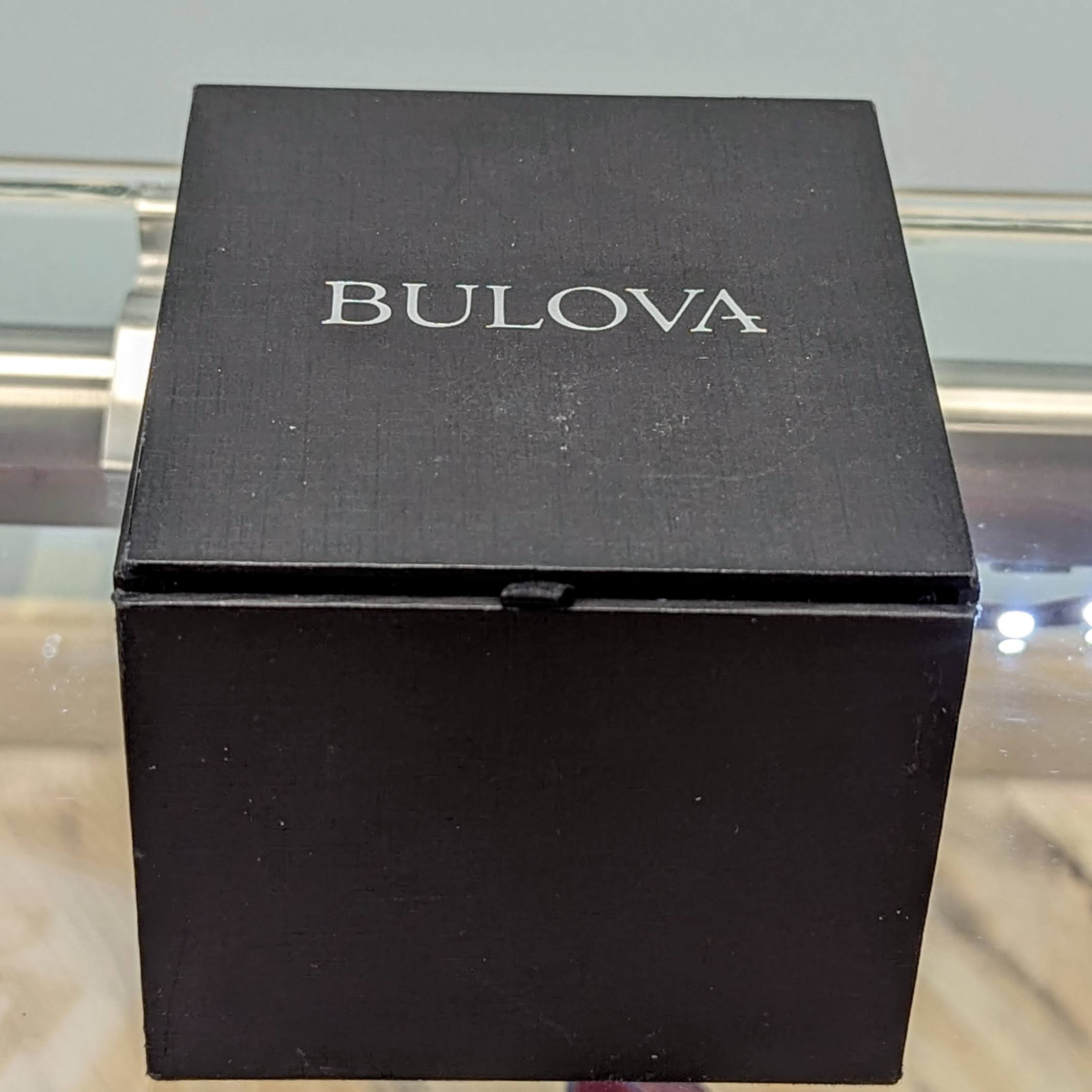 BULOVA 300M Precisionist 262kHz Diamond Dial - 98D149 - In Box & Extra Links!