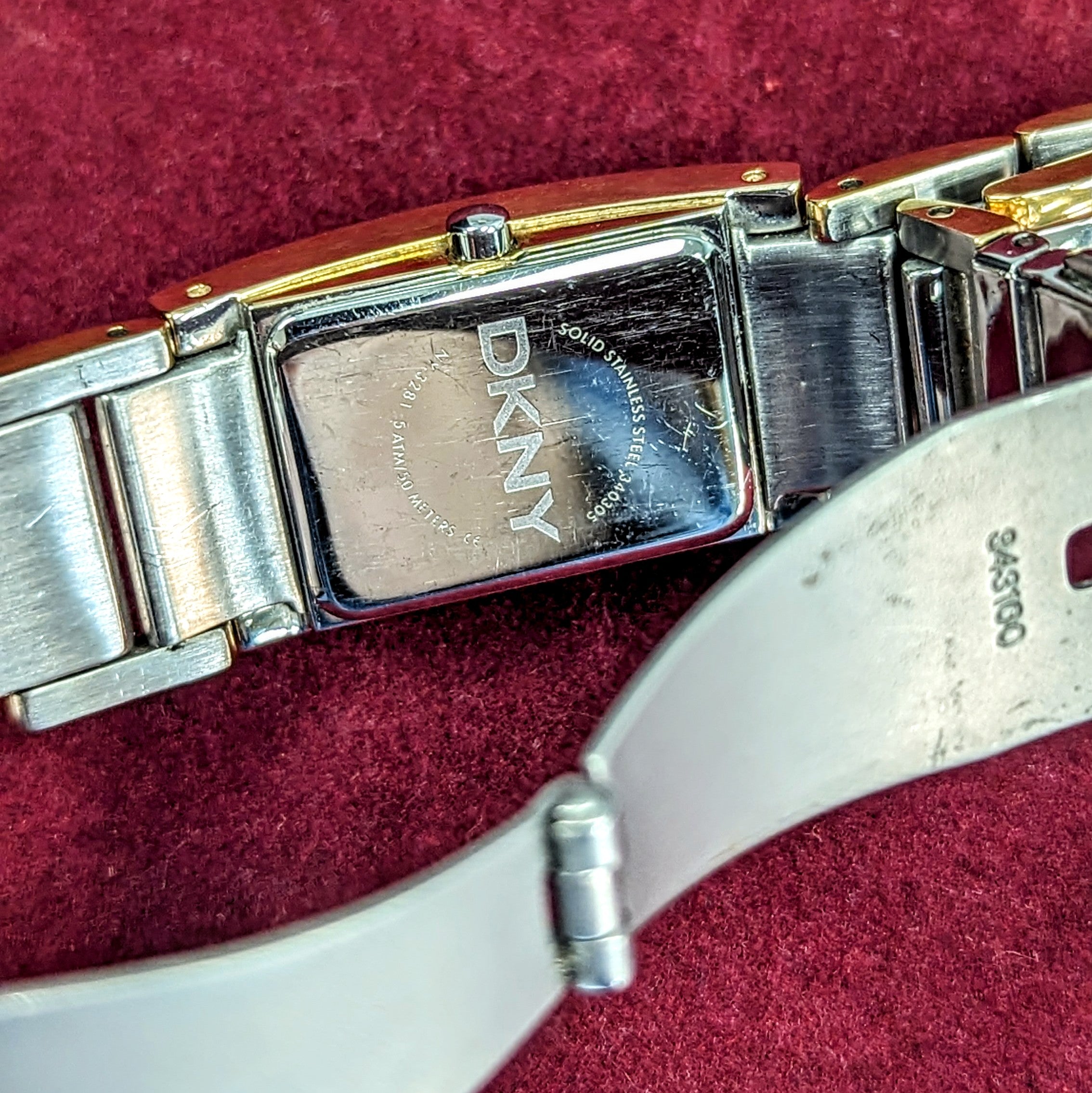 DKNY NY-3281 ladies Quartz Wristwatch Two Tone Case & Bracelet - All SS Watch