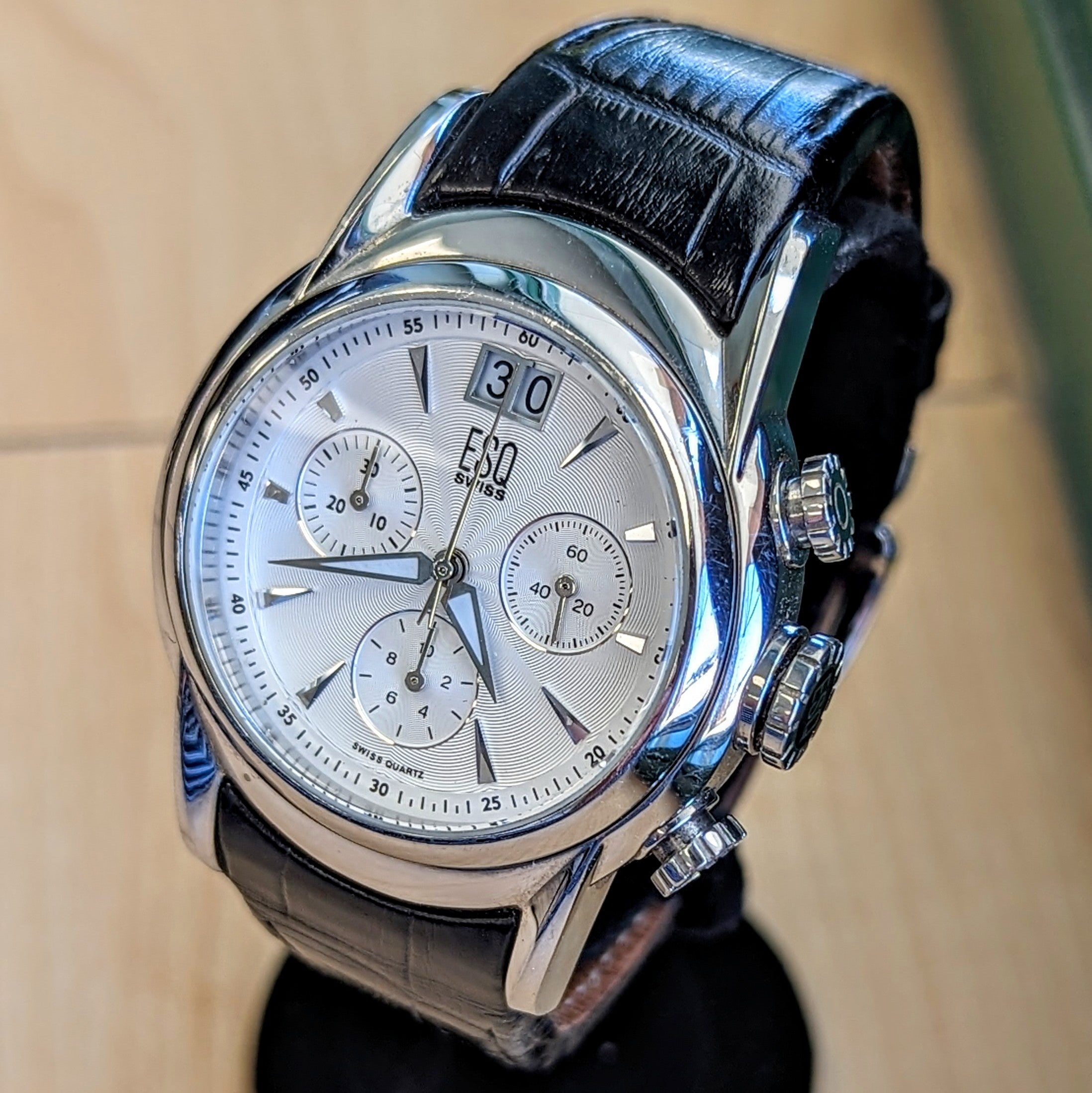 ESQ Swiss Chronograph Watch Date Indicator Ref. E5290 Quartz Wristwatc SECOND HAND HOROLOGY
