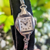 Vintage Ladies BENRUS Watch 17 Jewels Fancy Case and Lugs & Original Flex Bracelet Swiss