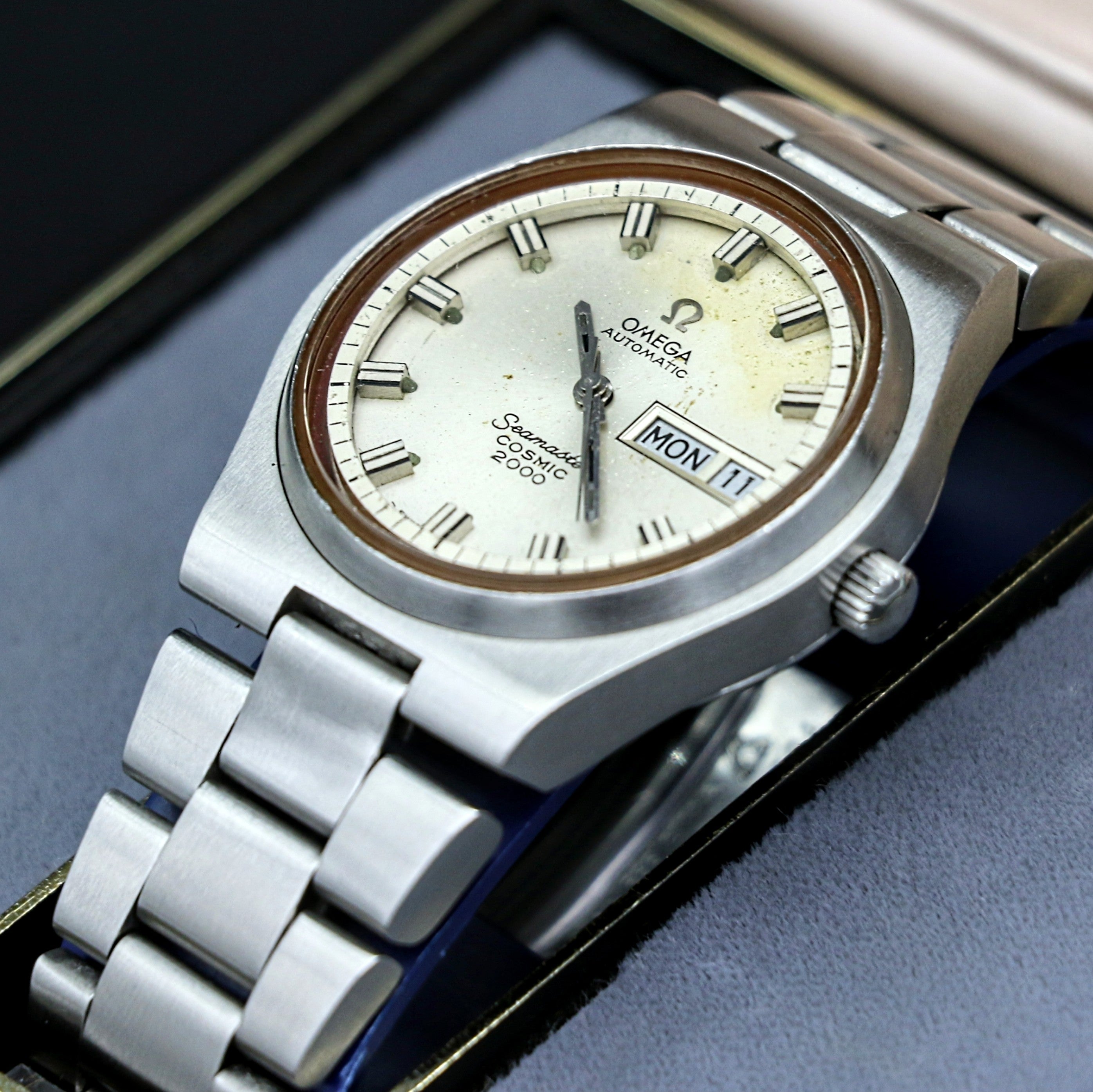 Omega seamaster cosmic 2000 automatic hotsell