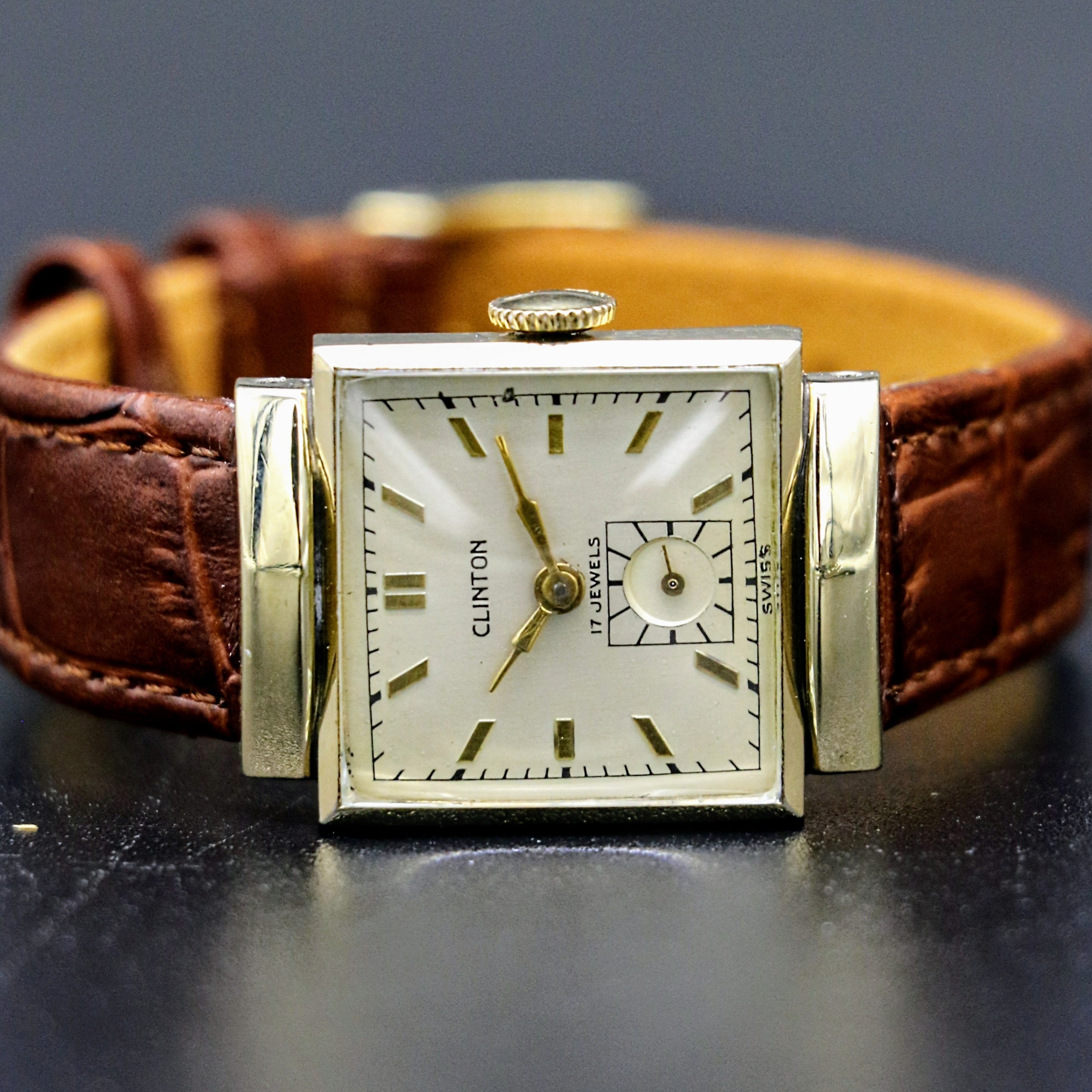 1940's CLINTON Watch 17 Jewels 23mm Fancy Lug Design Vintage Swiss Wristwatch