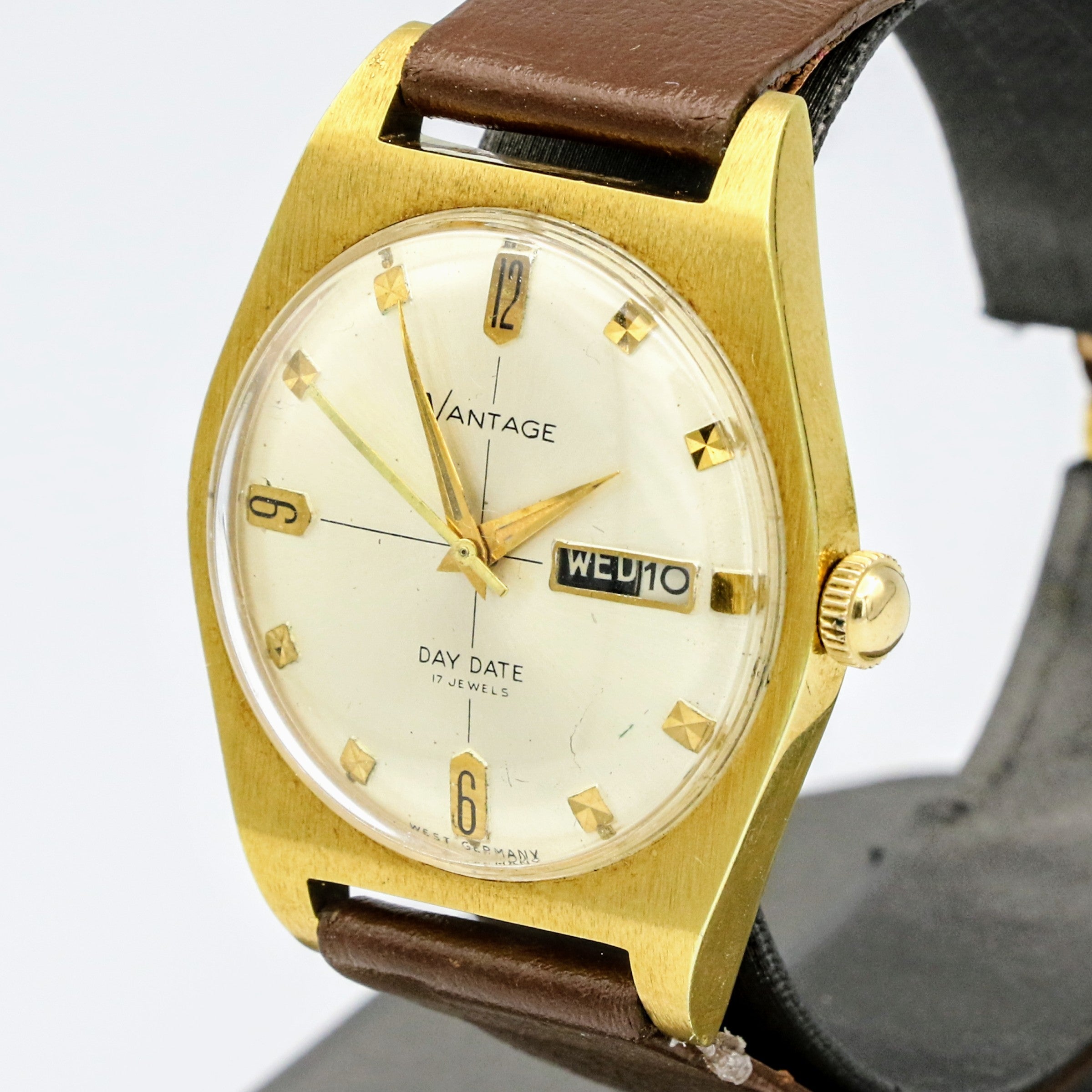 Vantage 17 jewels watch hotsell