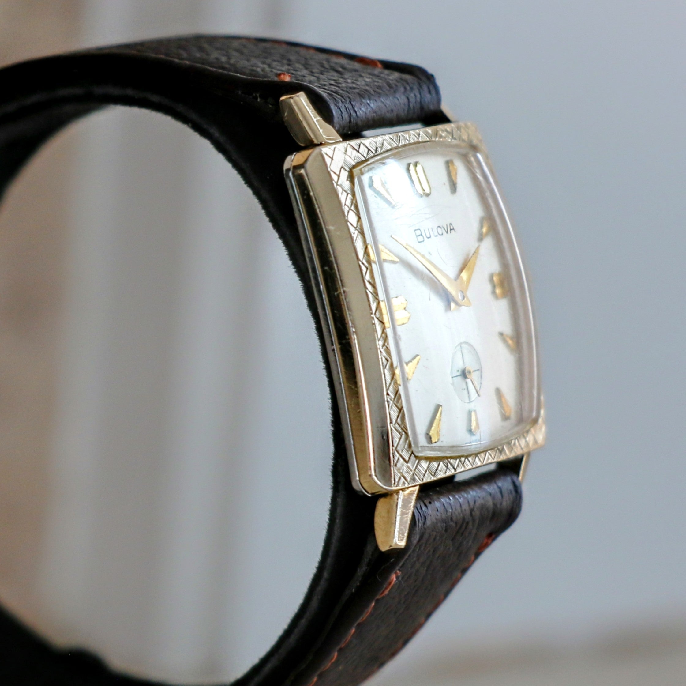 1963 BULOVA Senator “G” Watch Stunning Case Design 17 Jewels Wristwatch