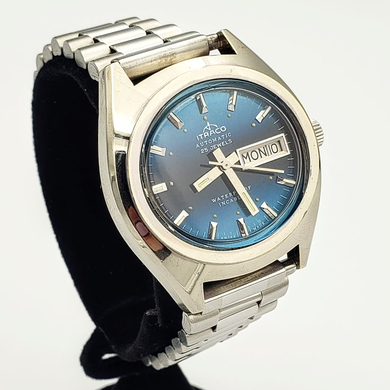 Vintage ITRACO Automatic Wristwatch Cal. ETA2789-1 25 J, Dual-Language Day/Date Watch