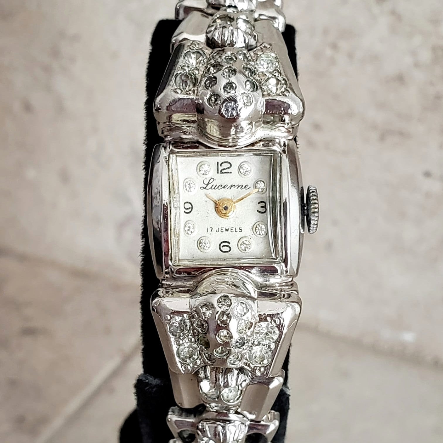 Vintage LUCERNE Ladies Wristwatch Mepa Watch Company Movement 17 Jewel SECOND HAND HOROLOGY