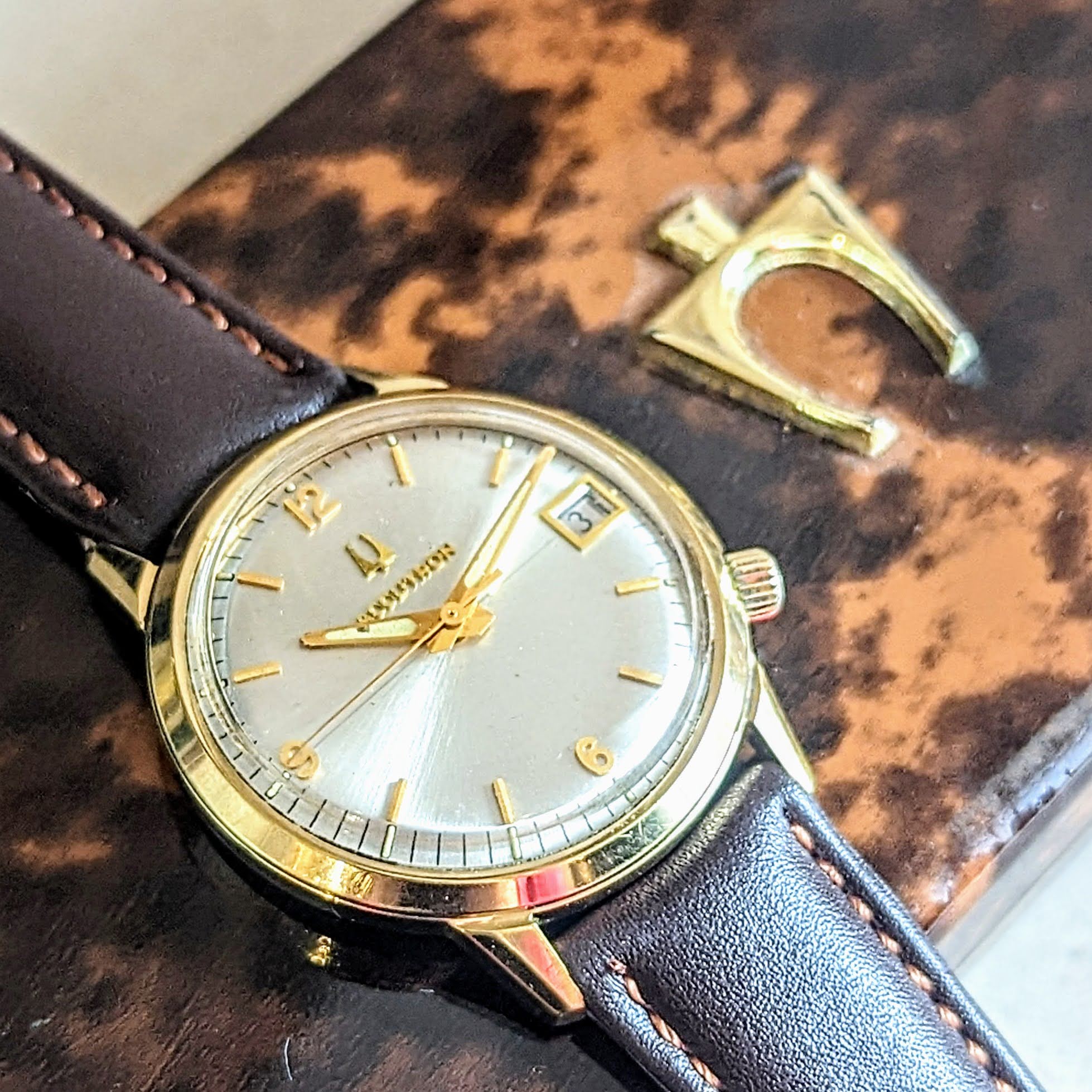 1976 BULOVA Accutron Calendar Watch Tunning Fork 2192.10 Wristwatch