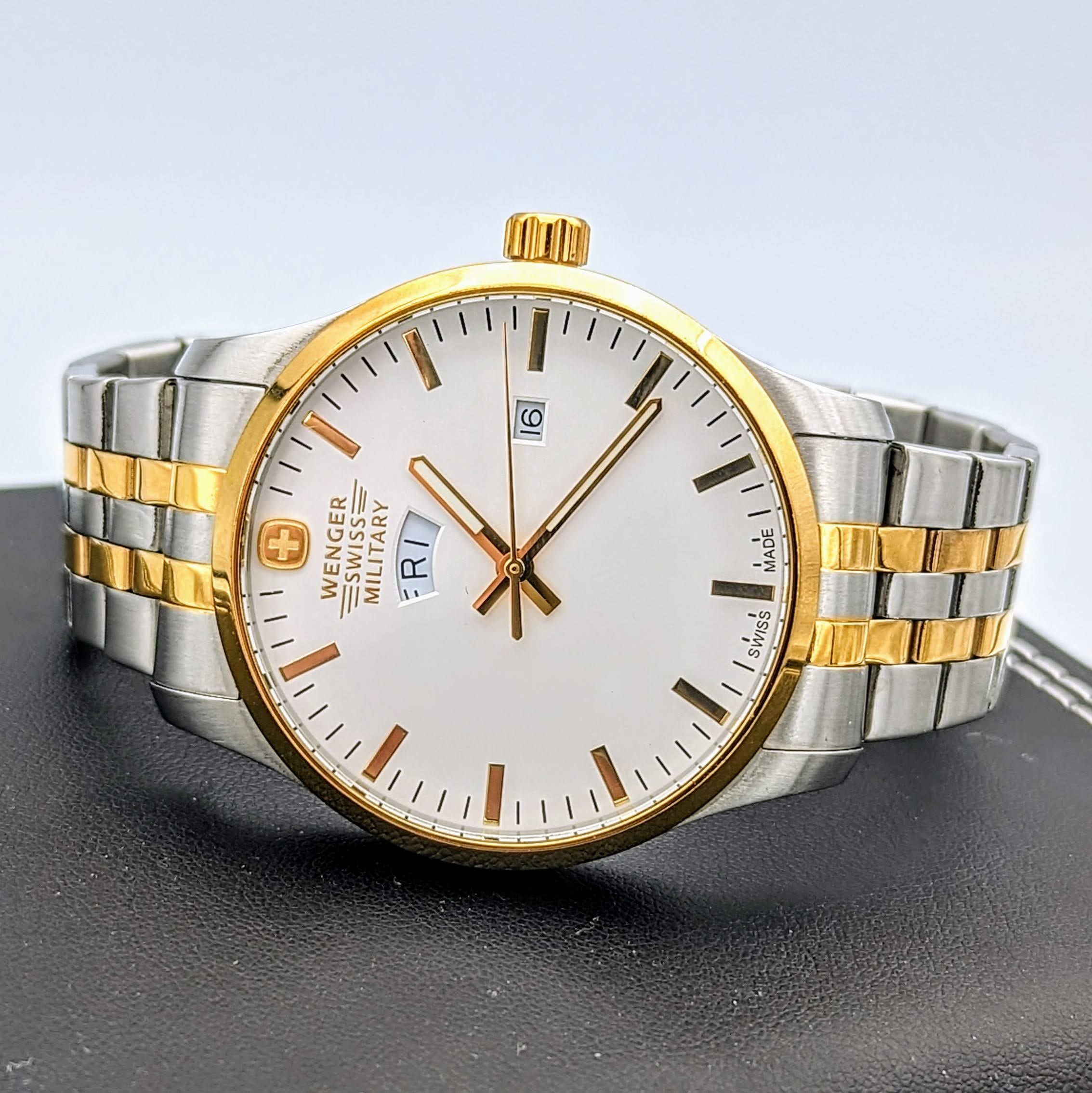 WENGER Orologio da Uomo Terragraph Analogo Quarzo, 43 mm, Swiss Made, Impermeabile fino a 100 m, Bianco/Argento, Cinturino in Pelle, 01.0541.120 WENGER Orologio da Uomo Terragraph Analogo Quarzo, 43 mm, Swiss Made, Impermeabile fino a 100 m, Bianco/Argento, Cinturino in Pelle, 01.0541.120