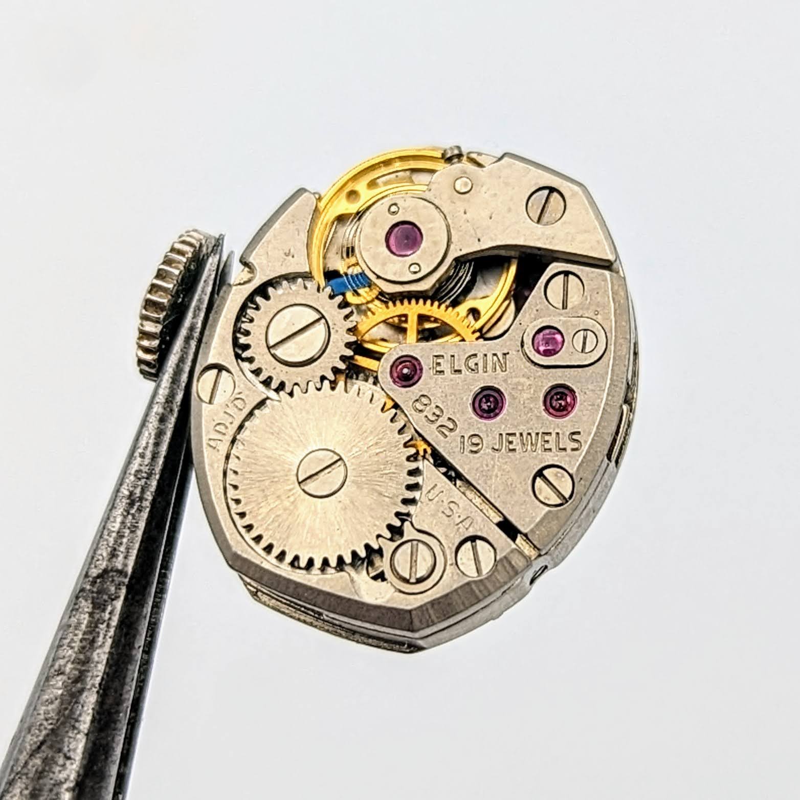 Ladies ELGIN Wristwatch 1960s American Grade 832 19 Jewels Vintage Watch - IN BOX!