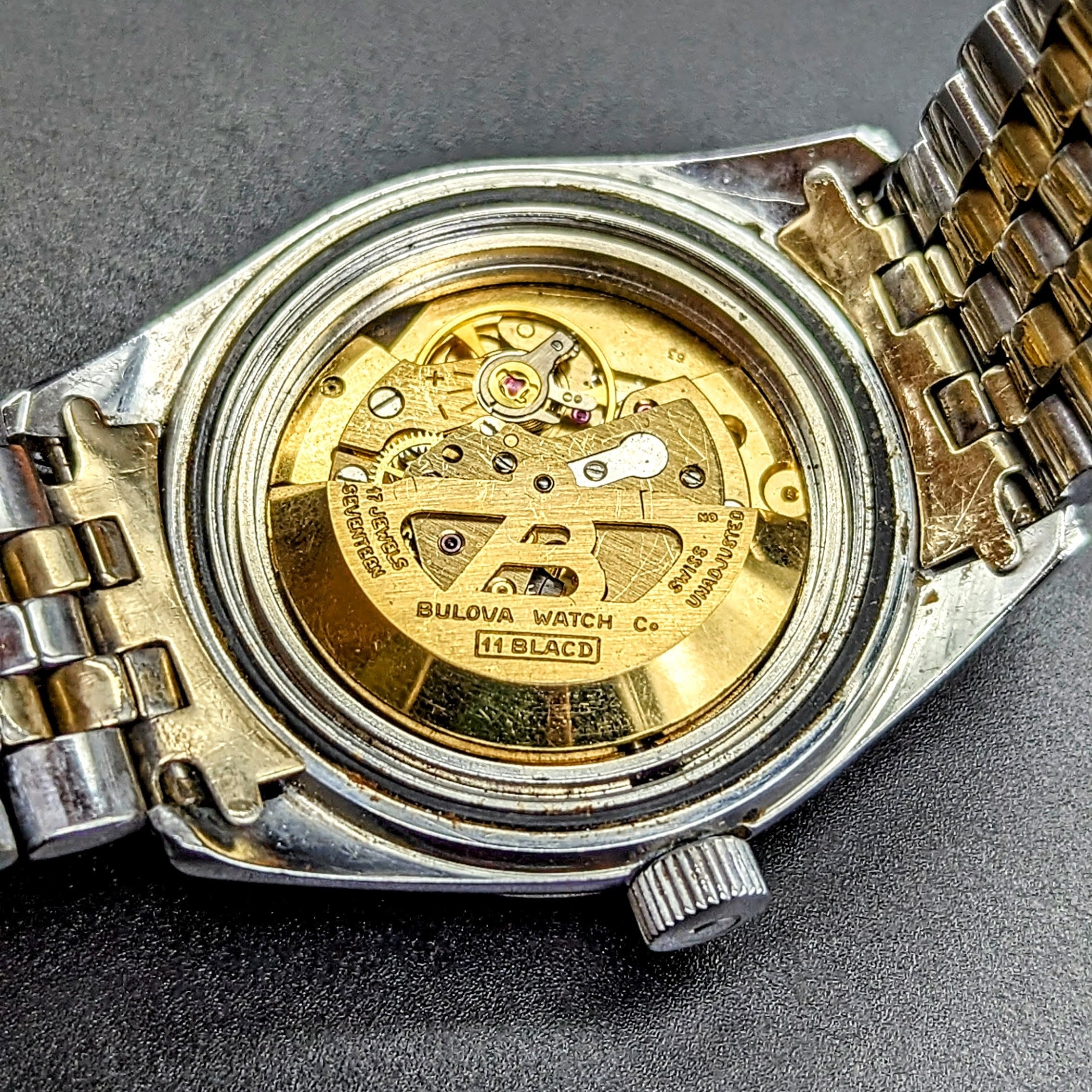 BULOVA 1970 Oceanographer "D" Automatic Watch 333 Feet 10K GOLD Bezel Wristwatch