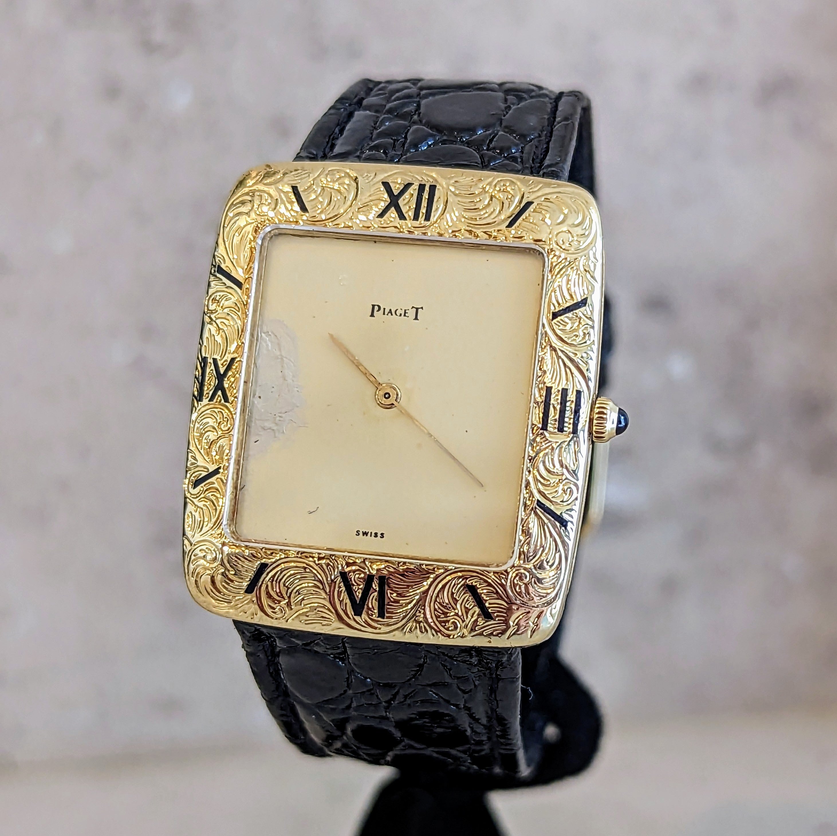 Vintage PIAGET Wristwatch 18K Gold ULTRA-THIN Movement Cal. 9P 18 Jewels Watch