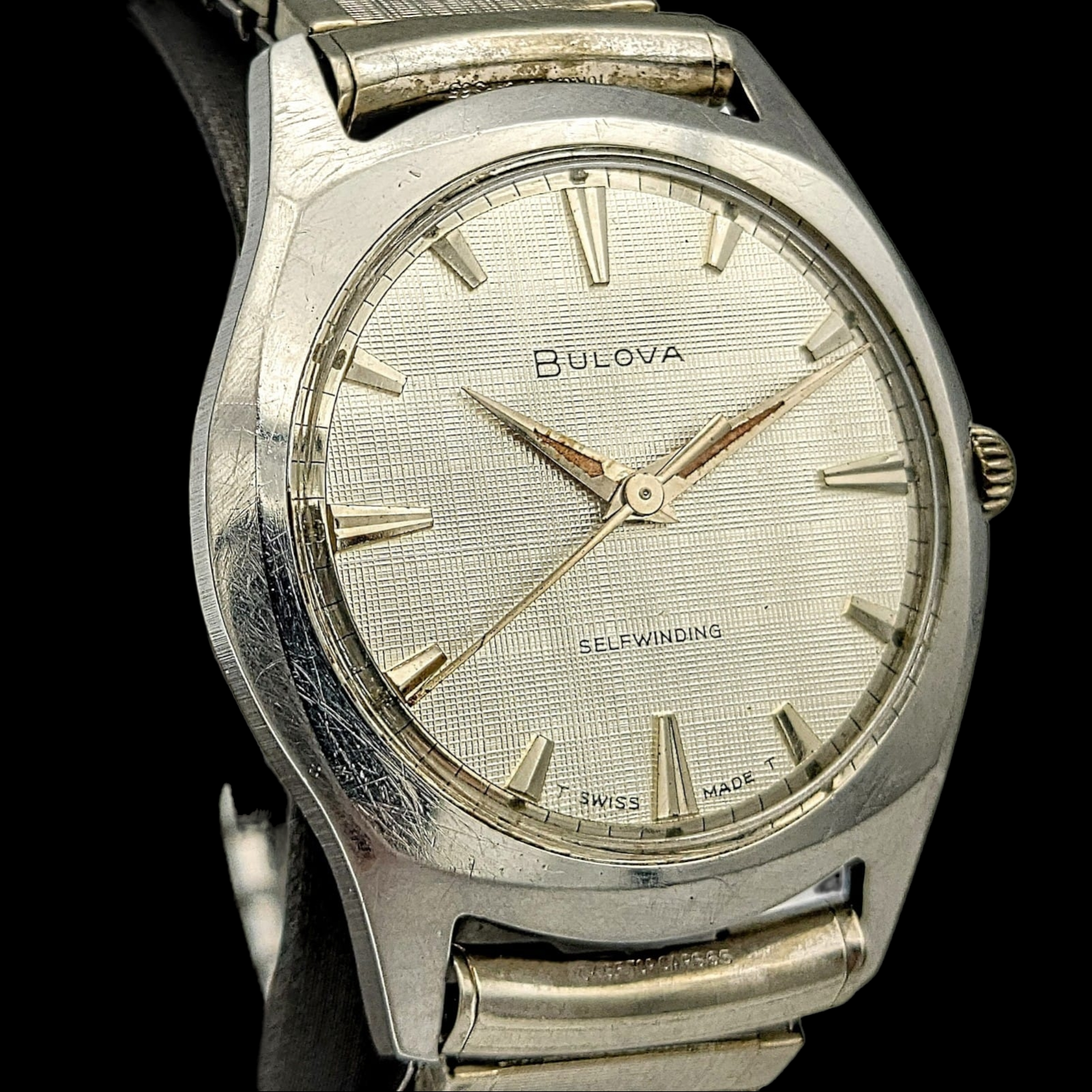 BULOVA 1965 Clipper "V" Watch Self-Winding