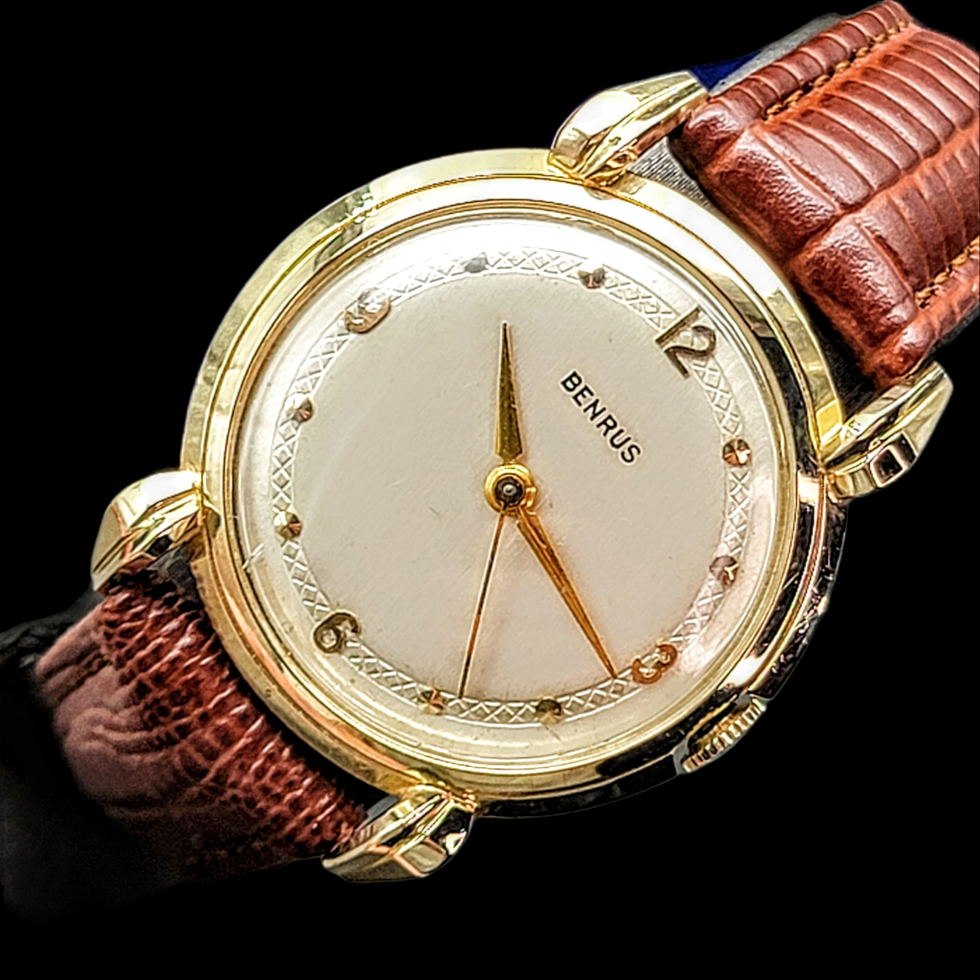 1950's Solid Gold BENRUS Fancy Lug Wristwatch - Caliber BH14