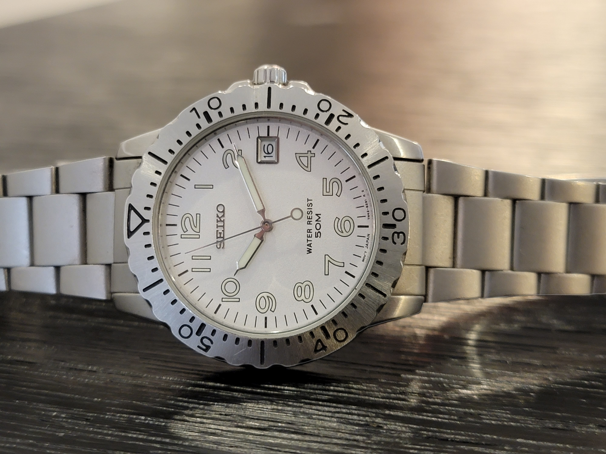 1998 SEIKO Quartz Watch Diver Style Date Indicator SECOND HAND